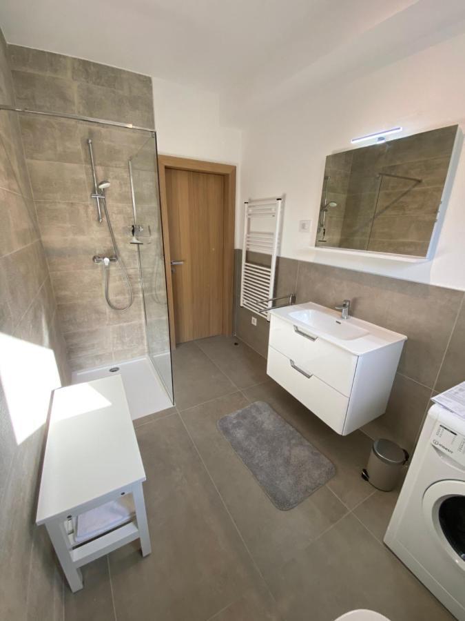 Apartment Lucie Plomin Luaran gambar